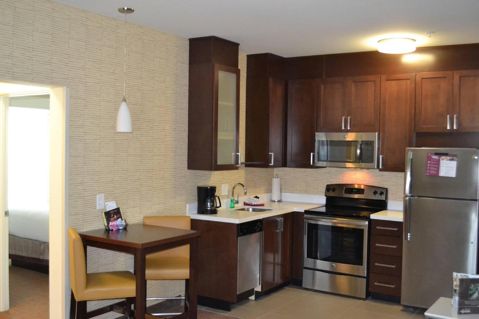 By Marriott Airport 3*