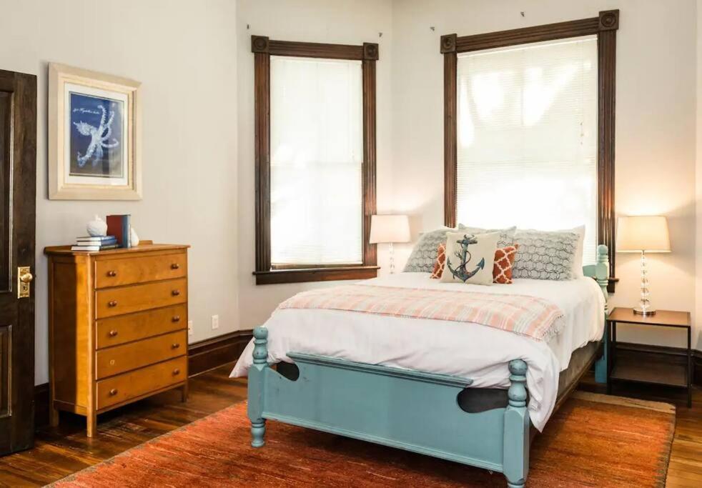 Big Blue House - Both Units - Near Forsyth Park Holiday home Savannah