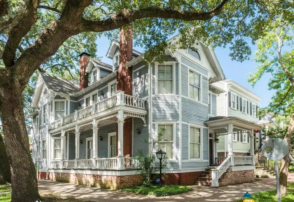 Big Blue House - Both Units - Near Forsyth Park Holiday home Savannah