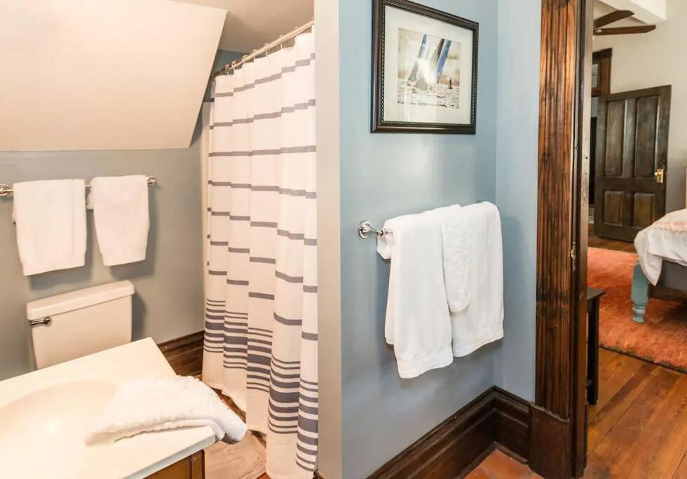 Big Blue House - Both Units - Near Forsyth Park *