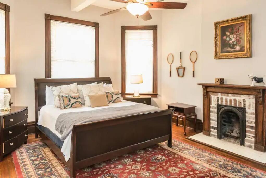 Big Blue House - Both Units - Near Forsyth Park Holiday home