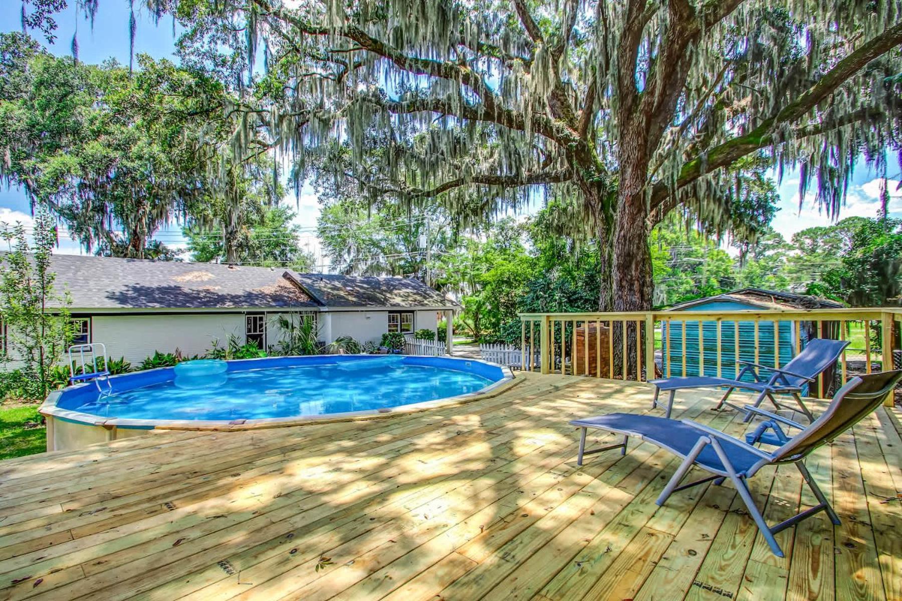 Holiday home With Gazebo-swanky Style Savannah