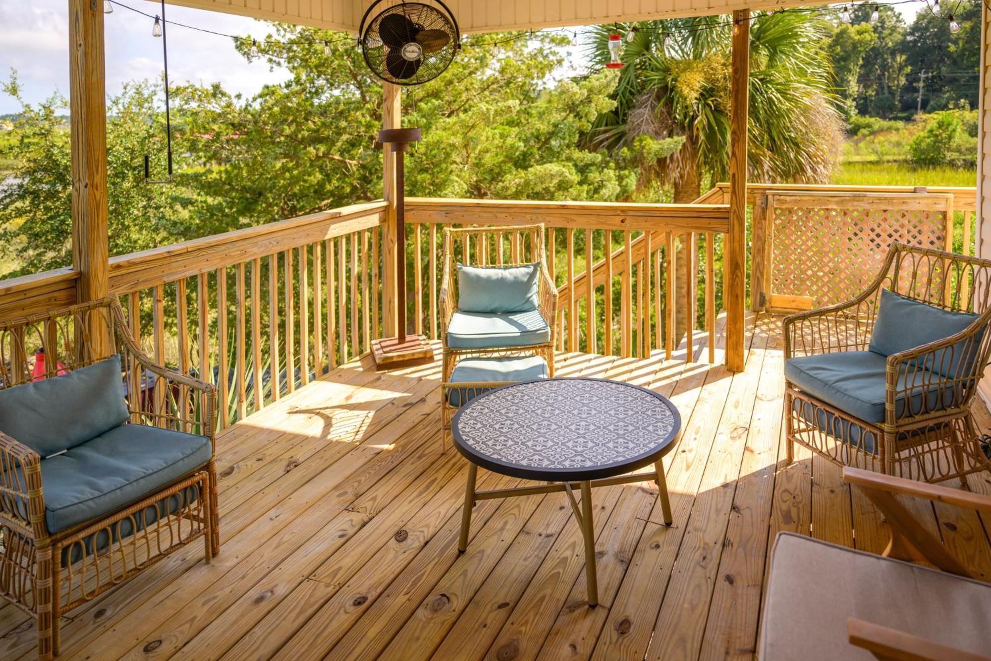 Riverfront Retreat With Private Dock! Holiday home *