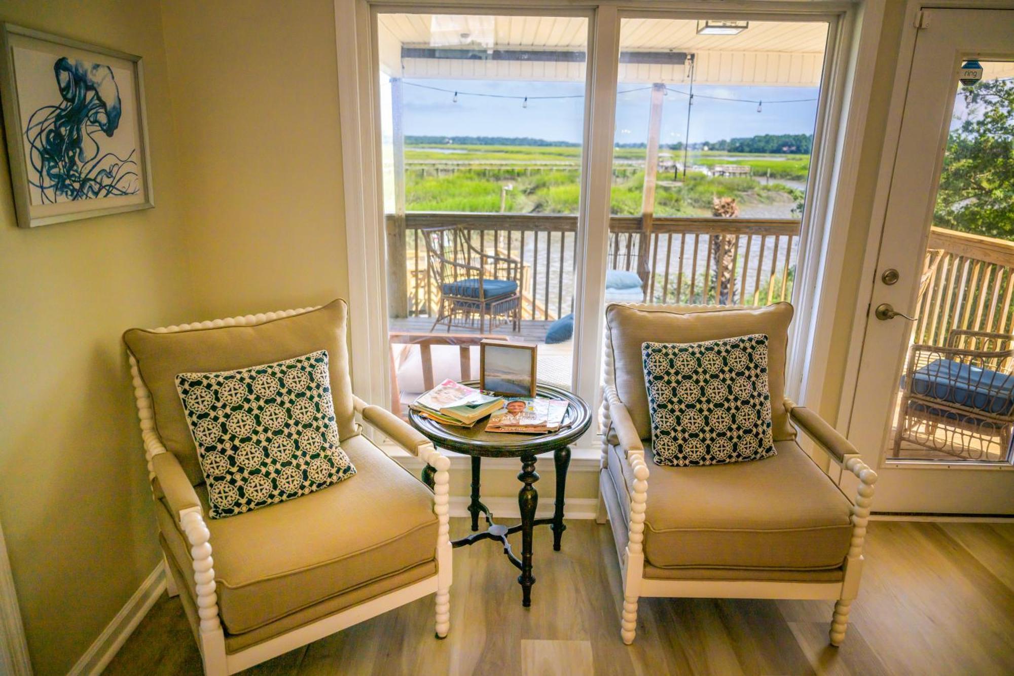 Riverfront Retreat With Private Dock! Holiday home Savannah