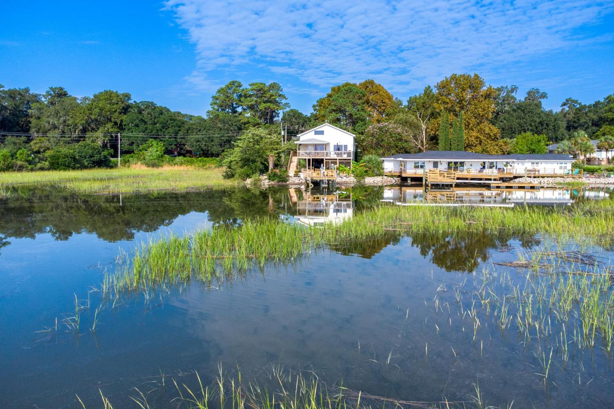 Riverfront Retreat With Private Dock! Savannah