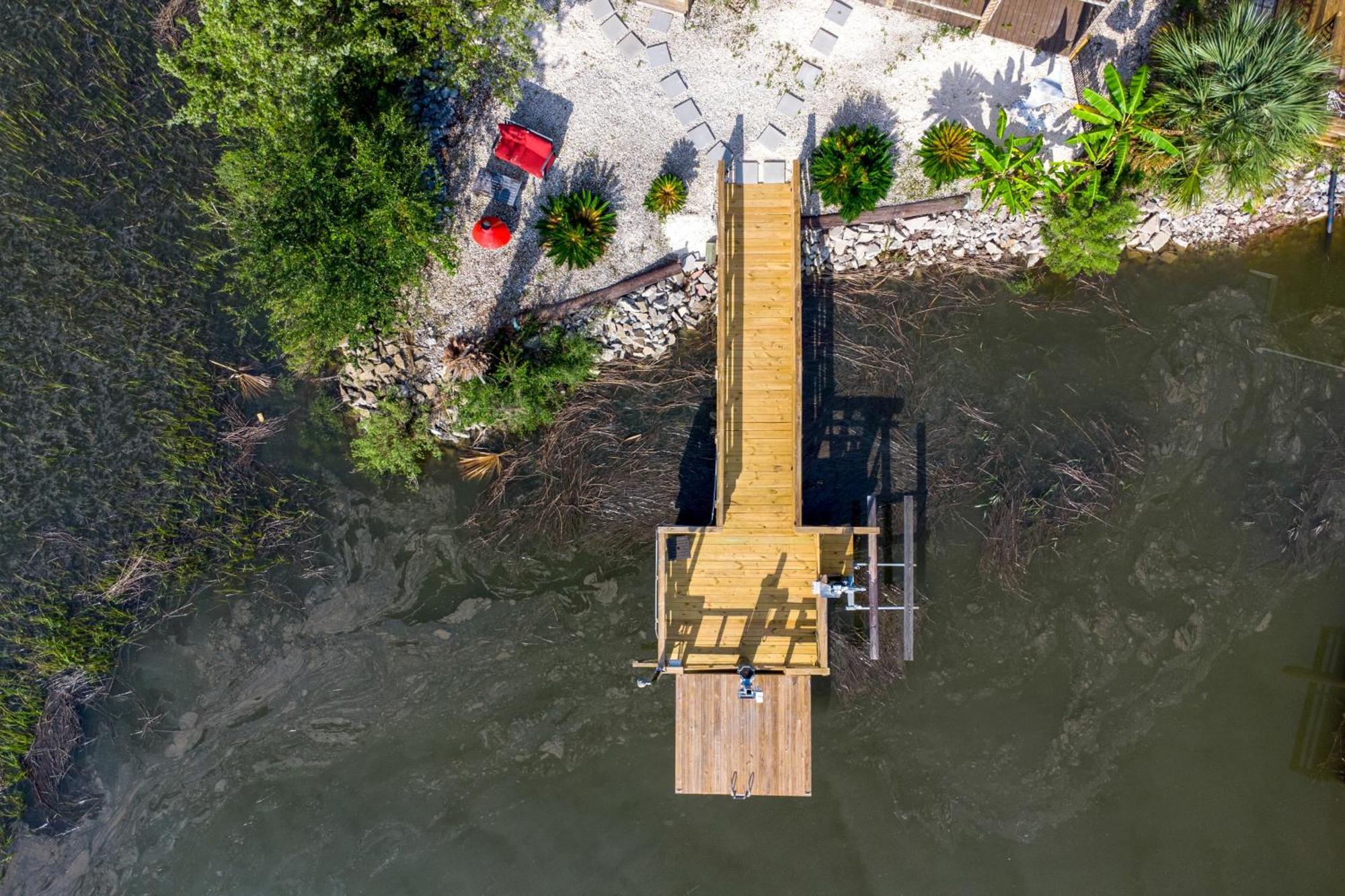 Holiday home Riverfront Retreat With Private Dock!