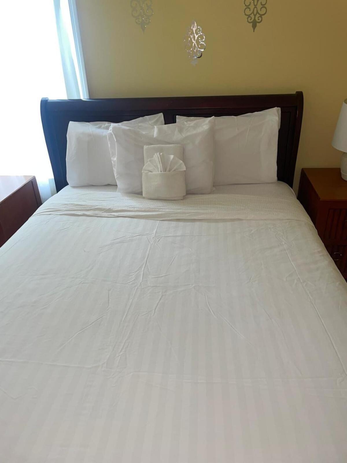 Mins To Savannah-peachy Pied-a-terre *