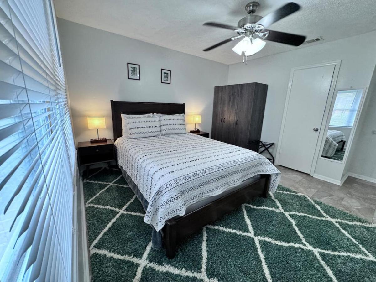 Apartment Downtown And Near, I-95. Pet Yes Savannah