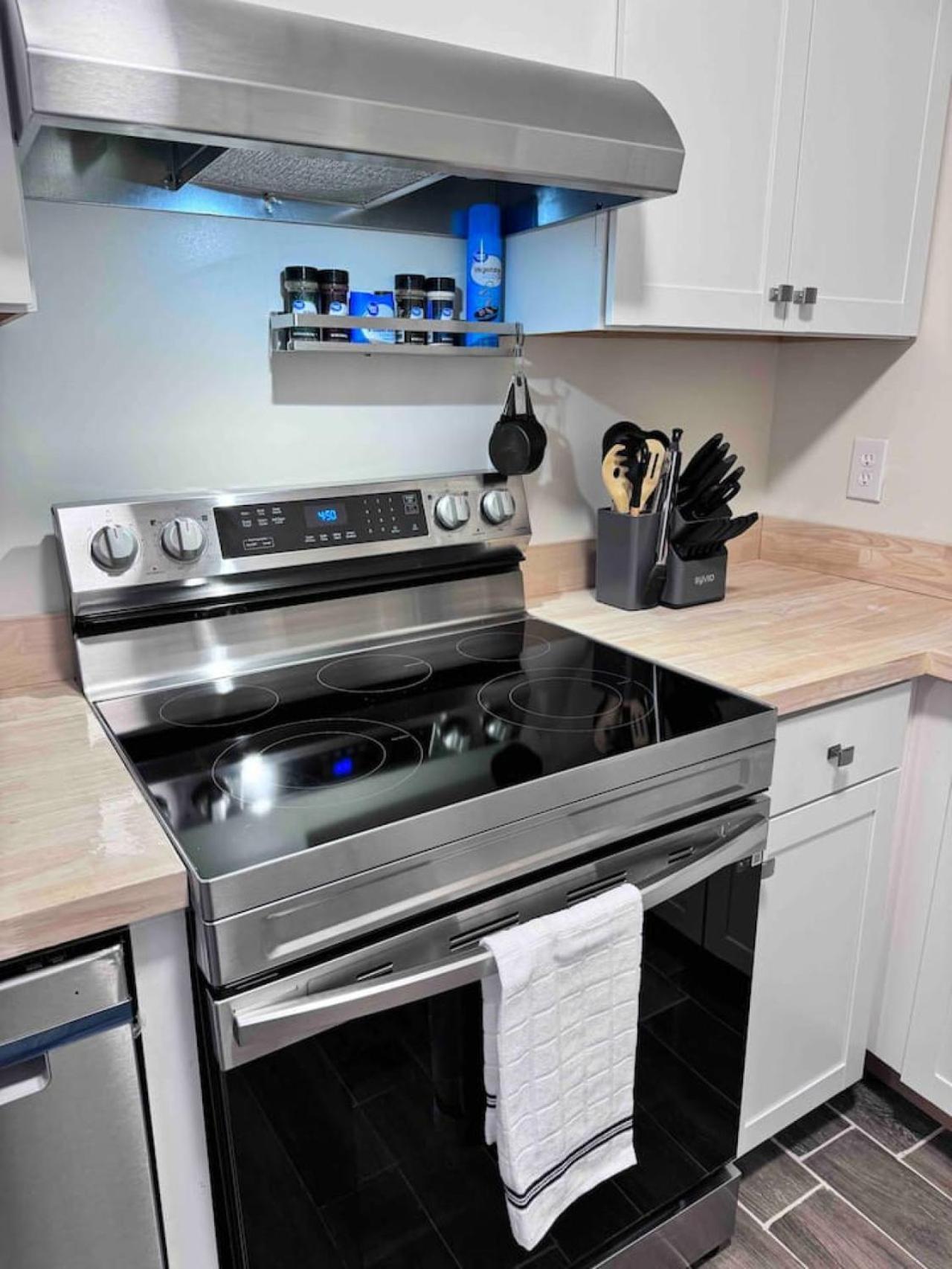 I-95 And Tanger Outlets. Pet Yes Apartment *