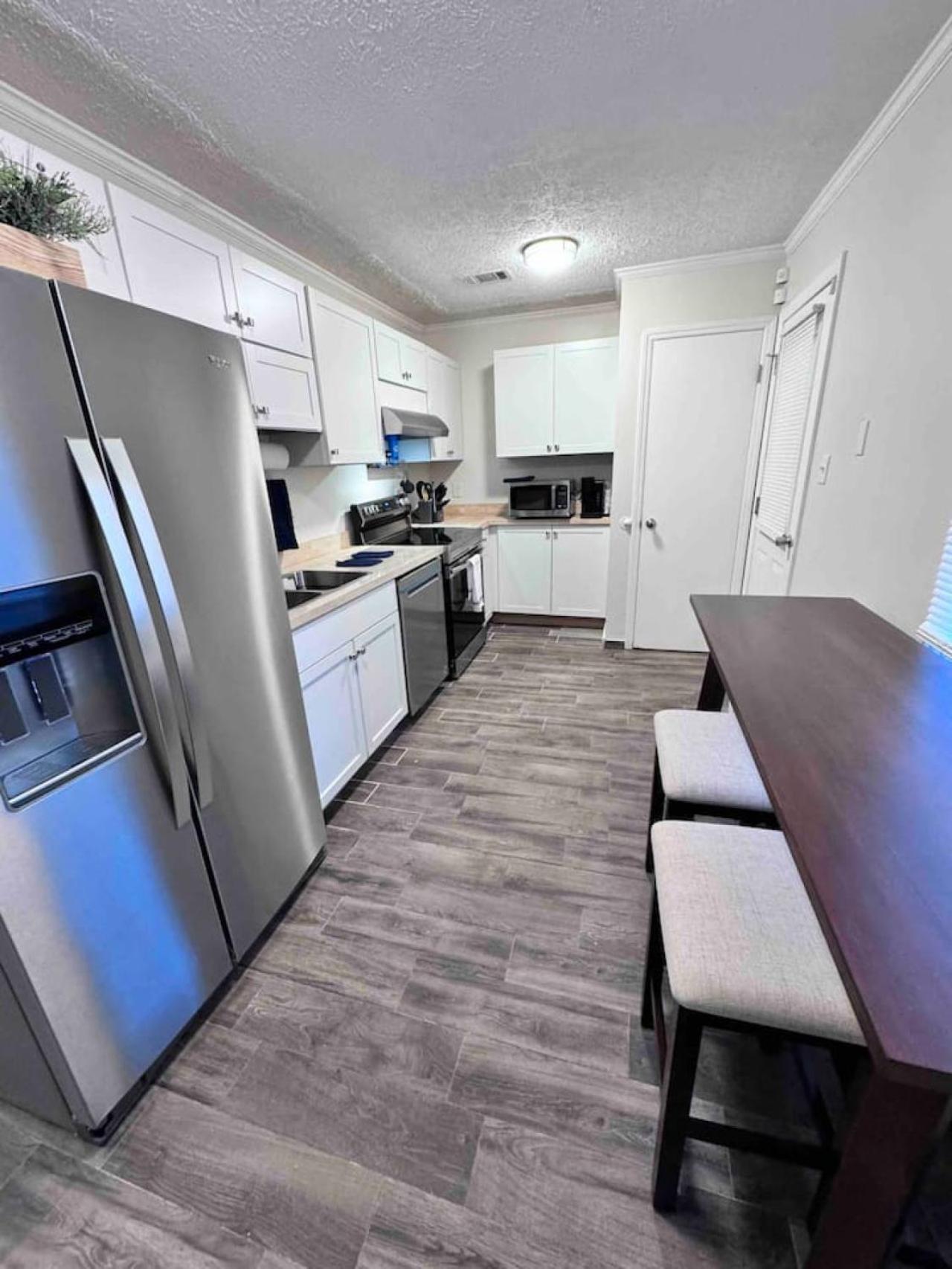 I-95 And Tanger Outlets. Pet Yes Apartment Savannah