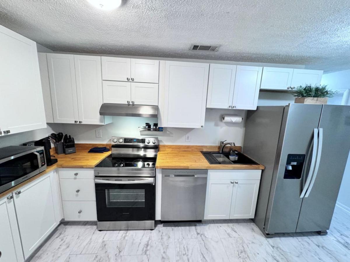 Apartment Downtown And Near, I-95. Pet Yes *