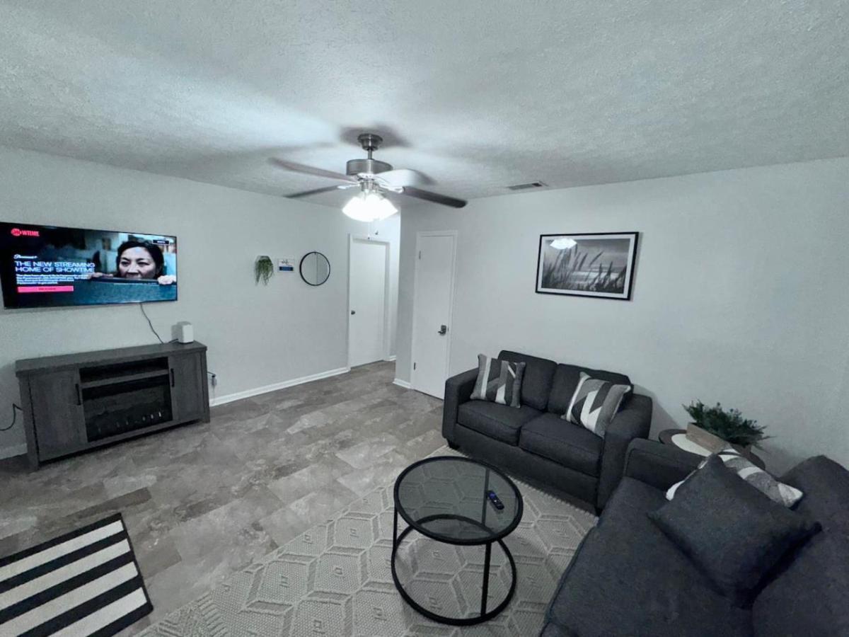 Apartment Downtown And Near, I-95. Pet Yes Savannah