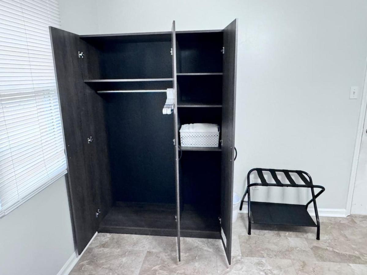 Apartment Downtown And Near, I-95. Pet Yes