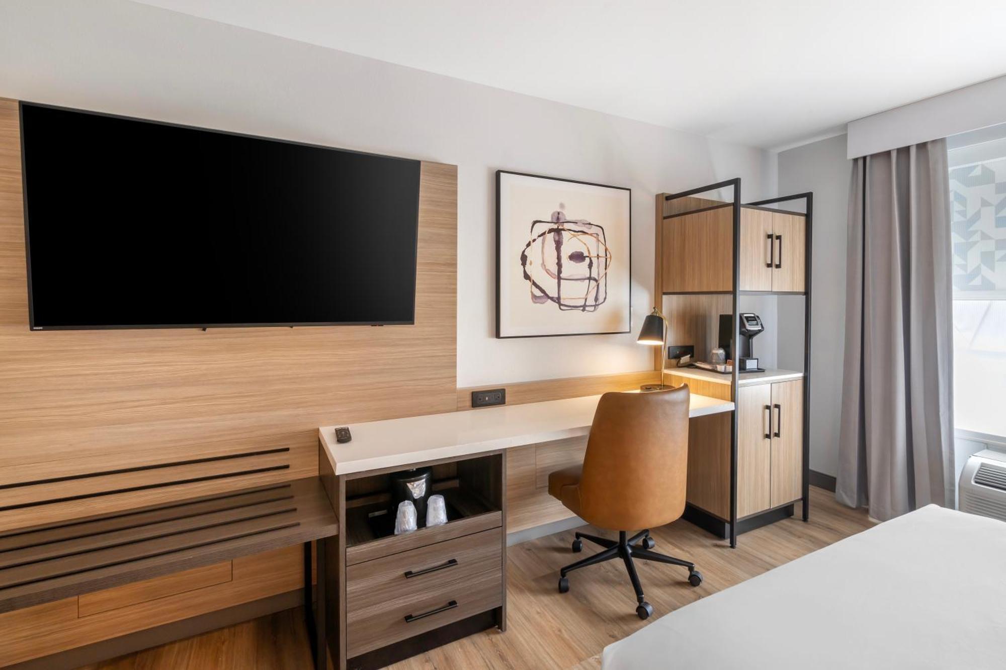 Hotel Country & By Radisson, Airport, Ga