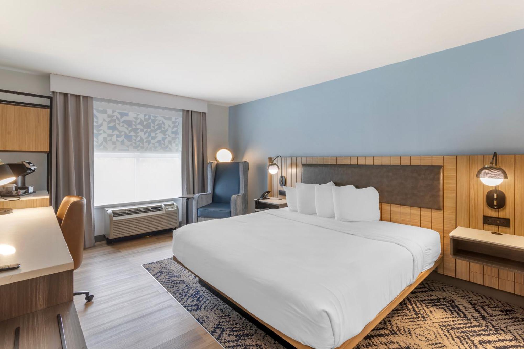 Country & By Radisson, Airport, Ga Hotel