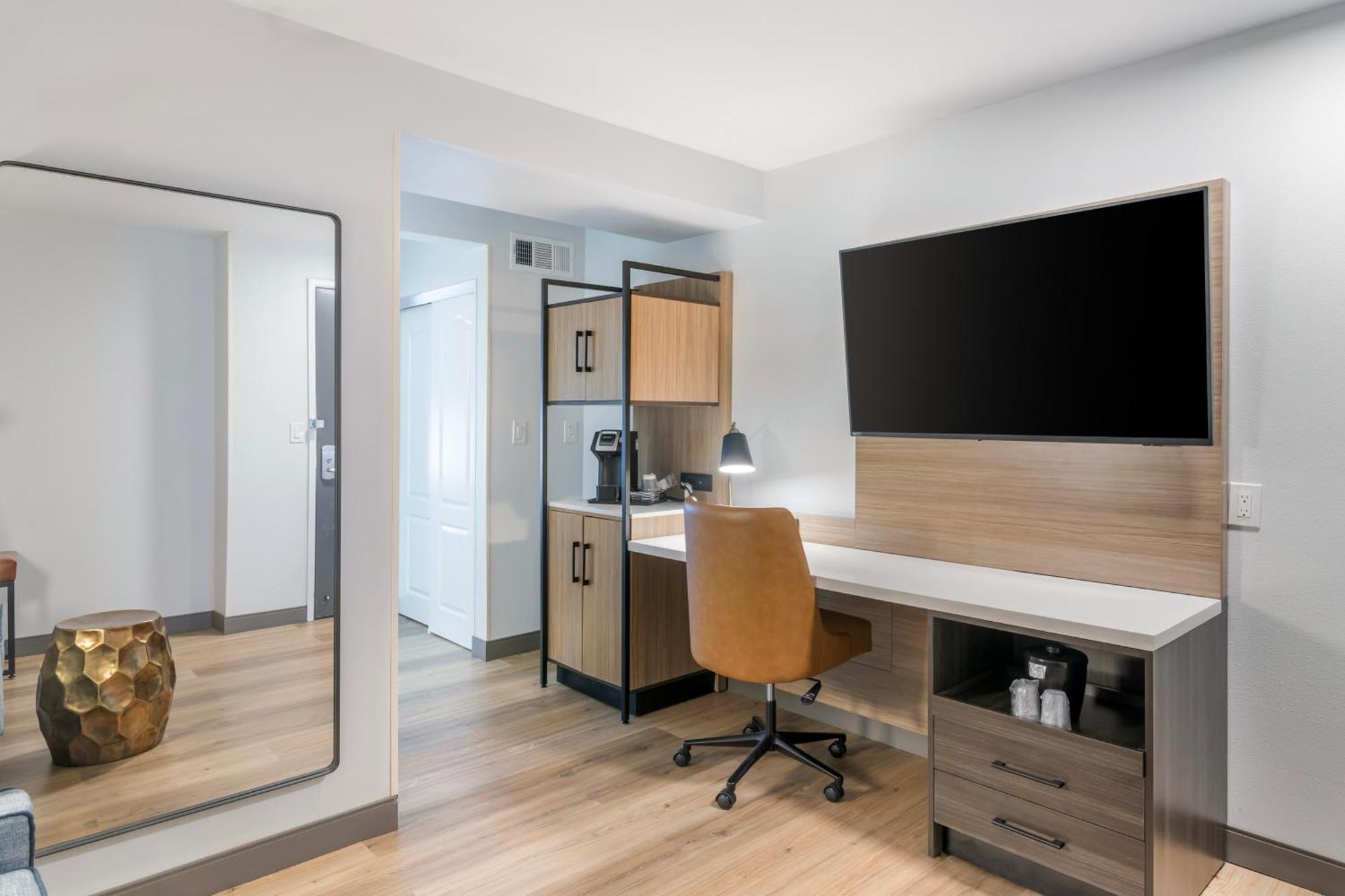 Country & By Radisson, Airport, Ga Hotel 3*