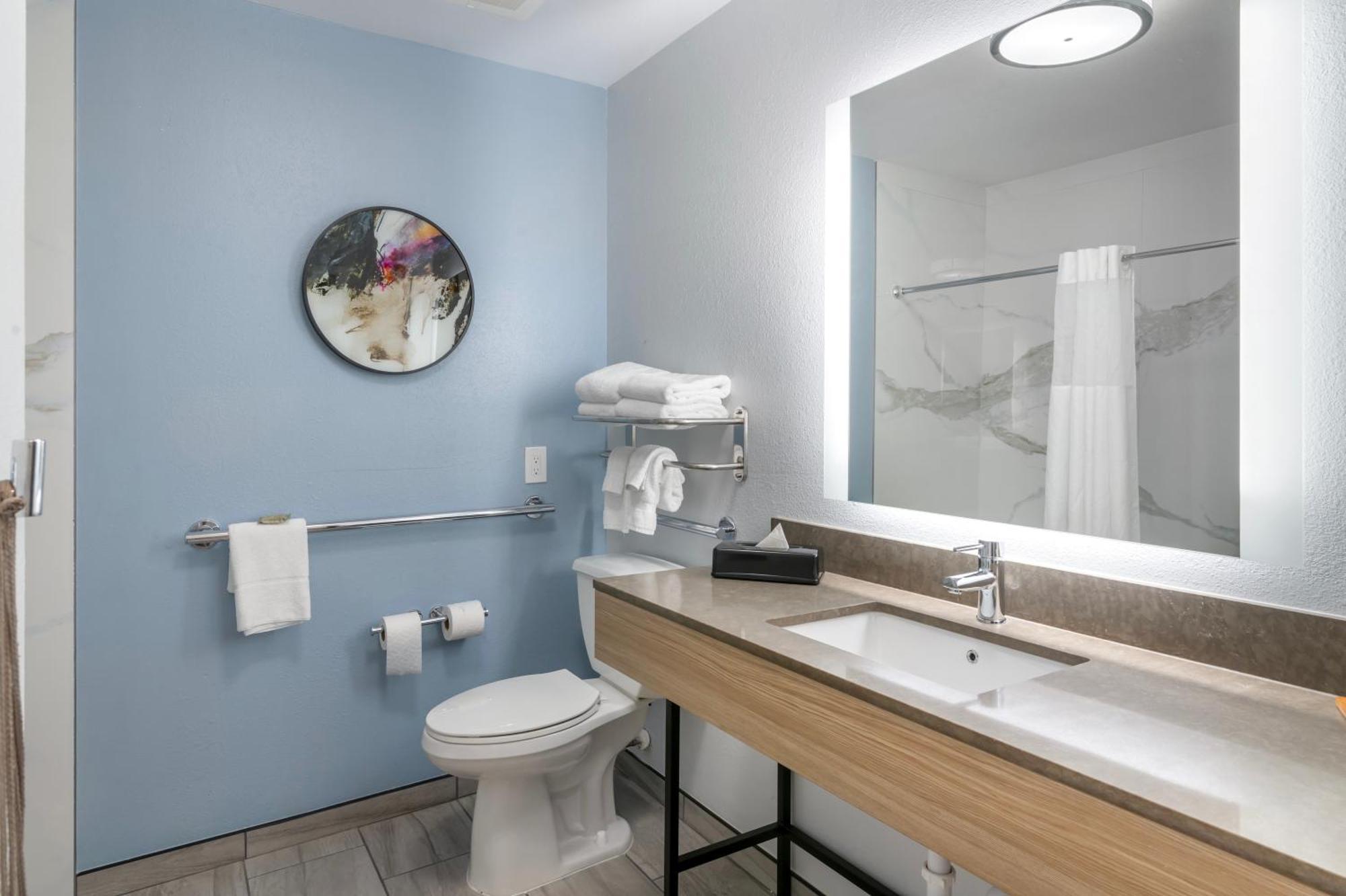 Country & By Radisson, Airport, Ga 3*