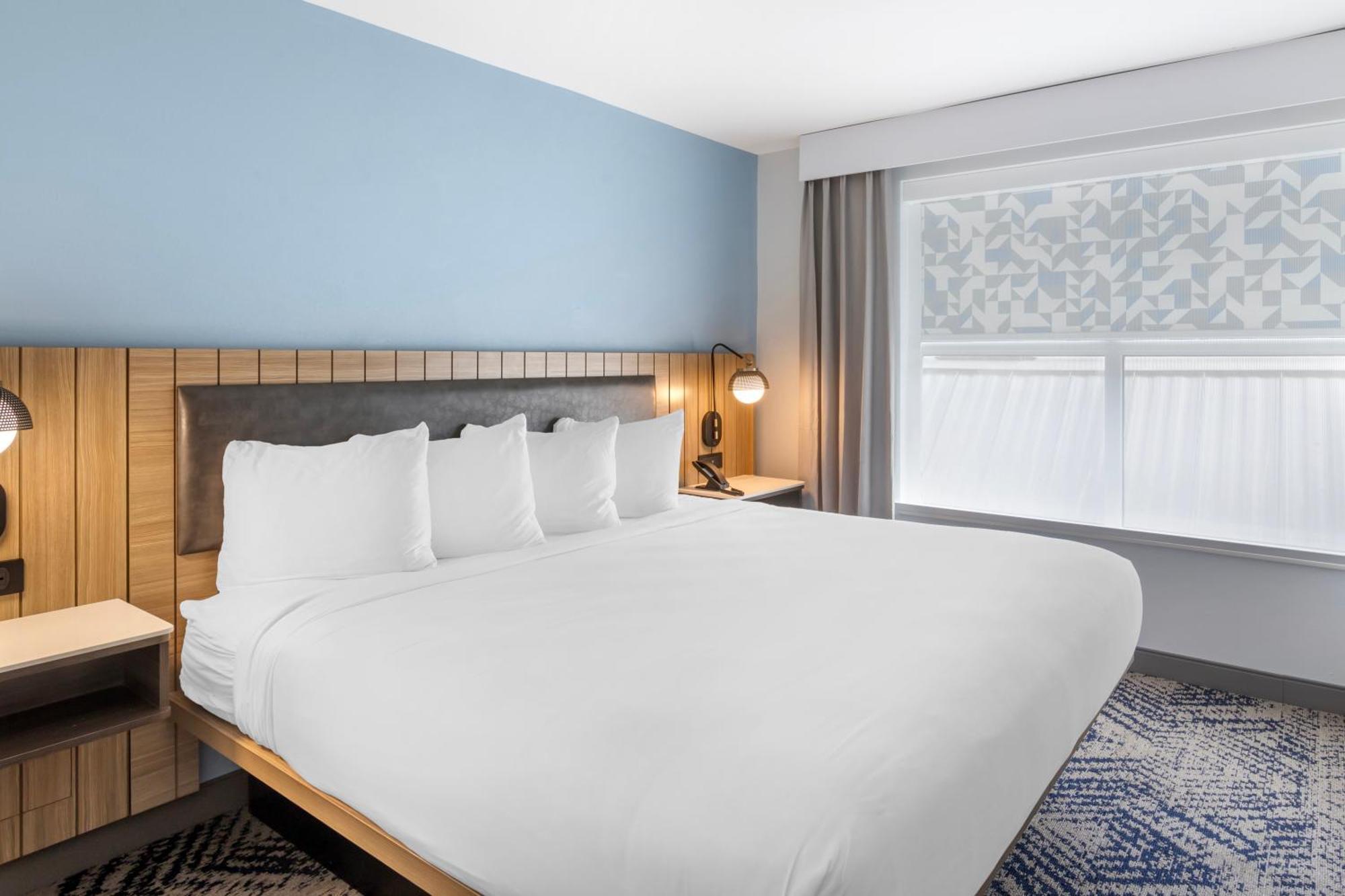 Country & By Radisson, Airport, Ga Hotel