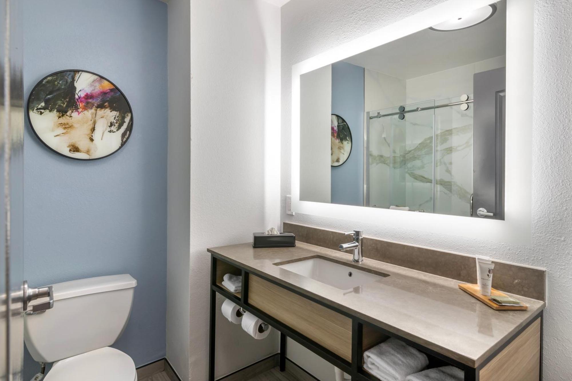 Hotel Country & By Radisson, Airport, Ga