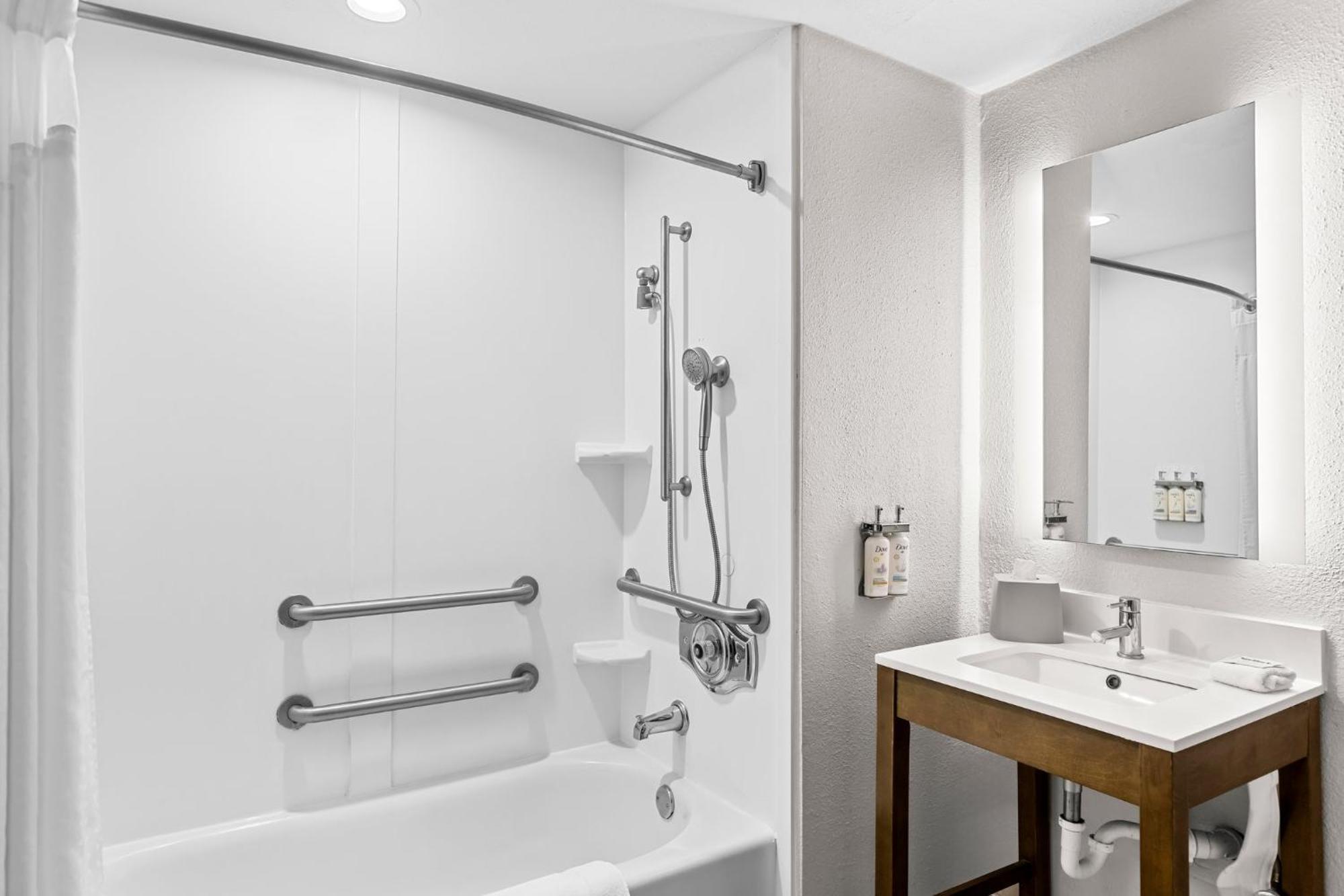Express & Midtown By Ihg 3* Savannah