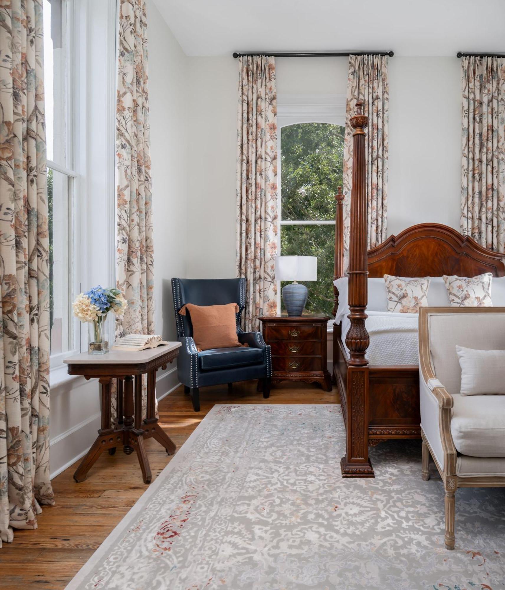Inn Hamilton Turner