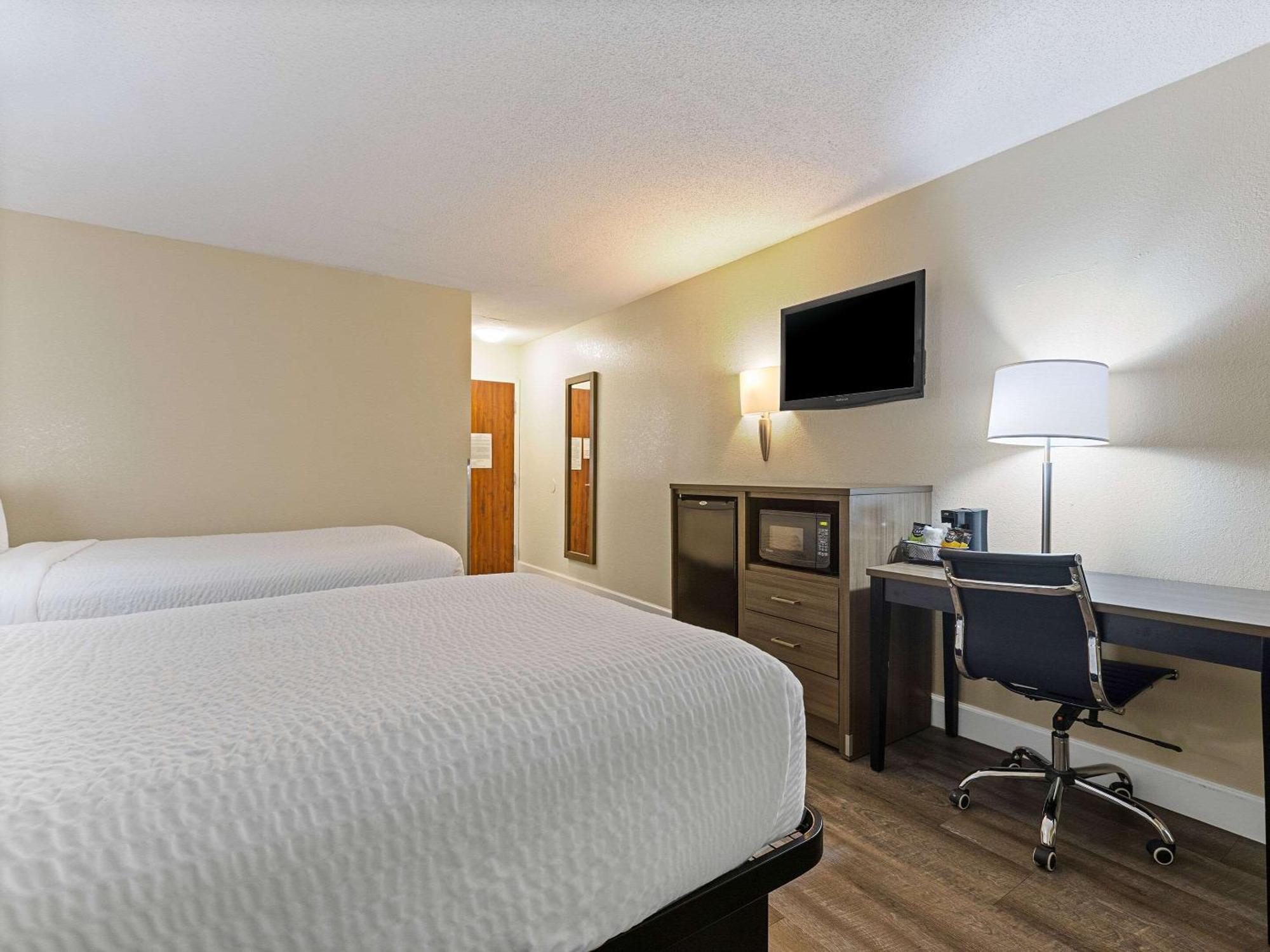 Clarion Pointe Savannah Gateway I-95 Hotel Georgetown