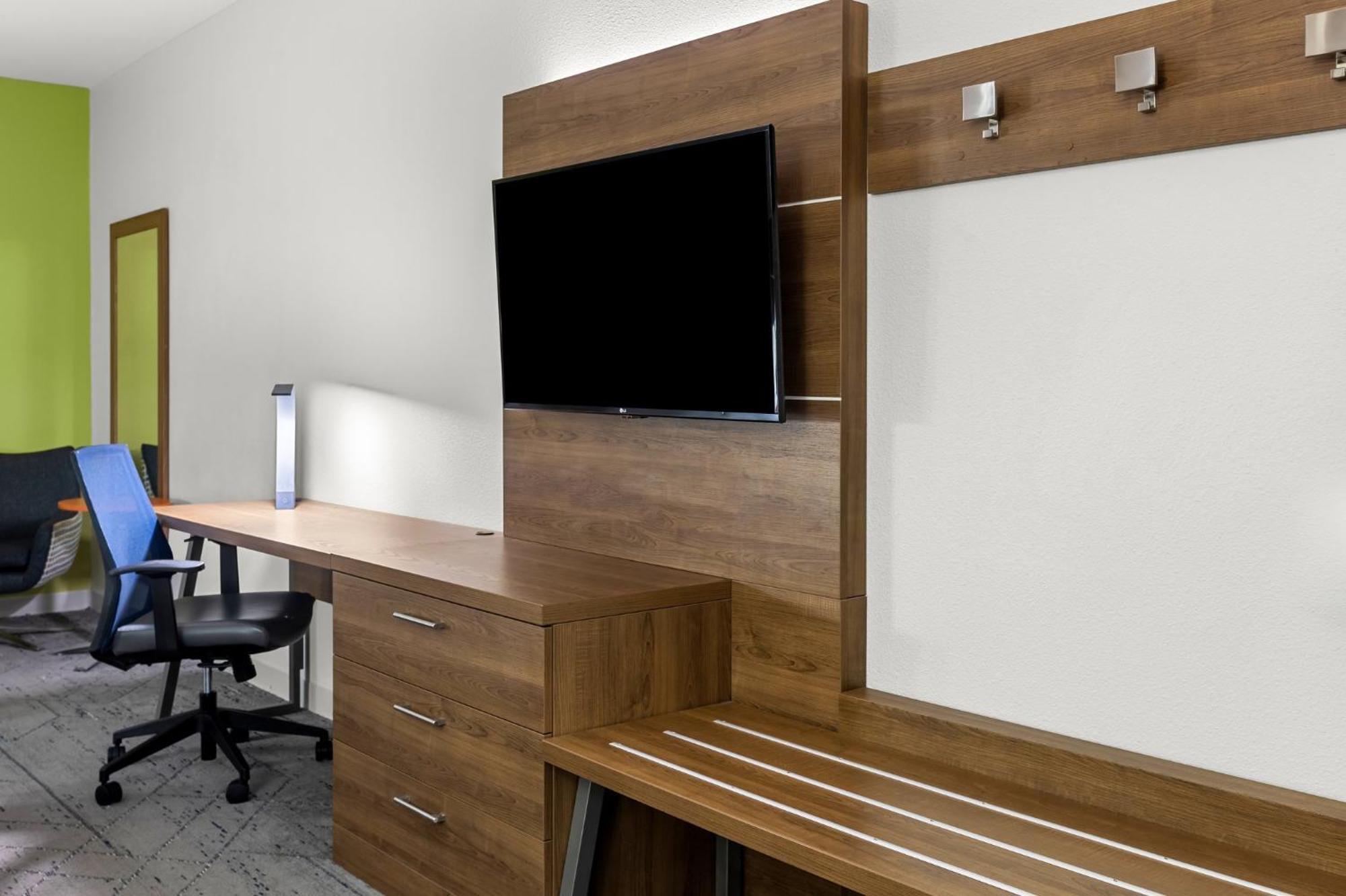 Hotel Express & Midtown By Ihg