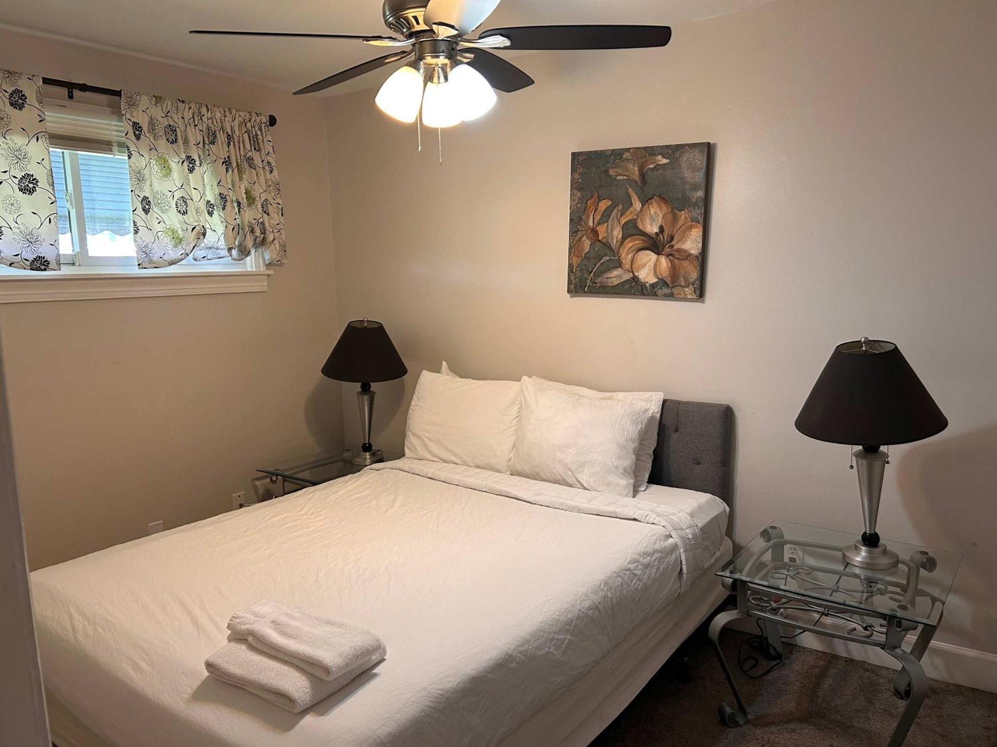 Garden Delight-less Than 5 Miles From Downtown! Holiday home *