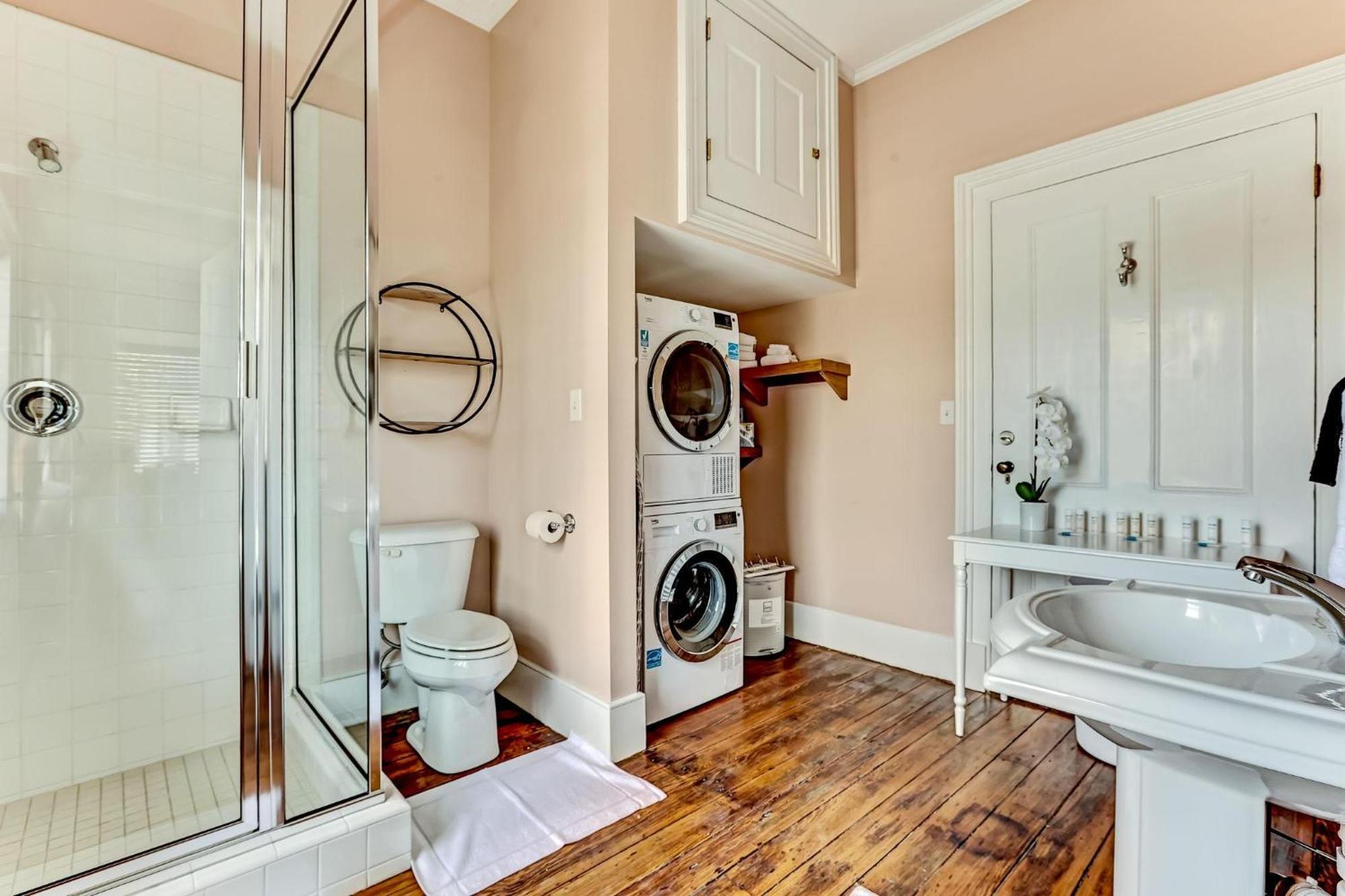 23 E York Street Unit 2