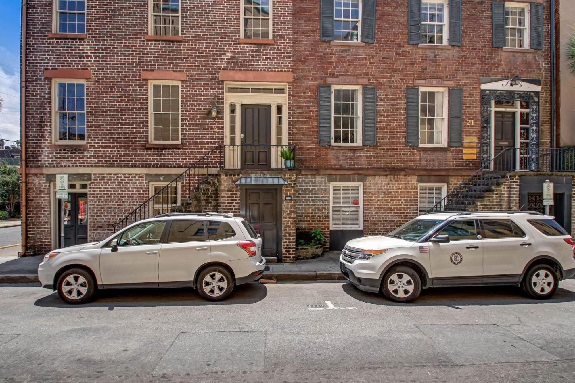 Apartment 23 E York Street Unit 2
