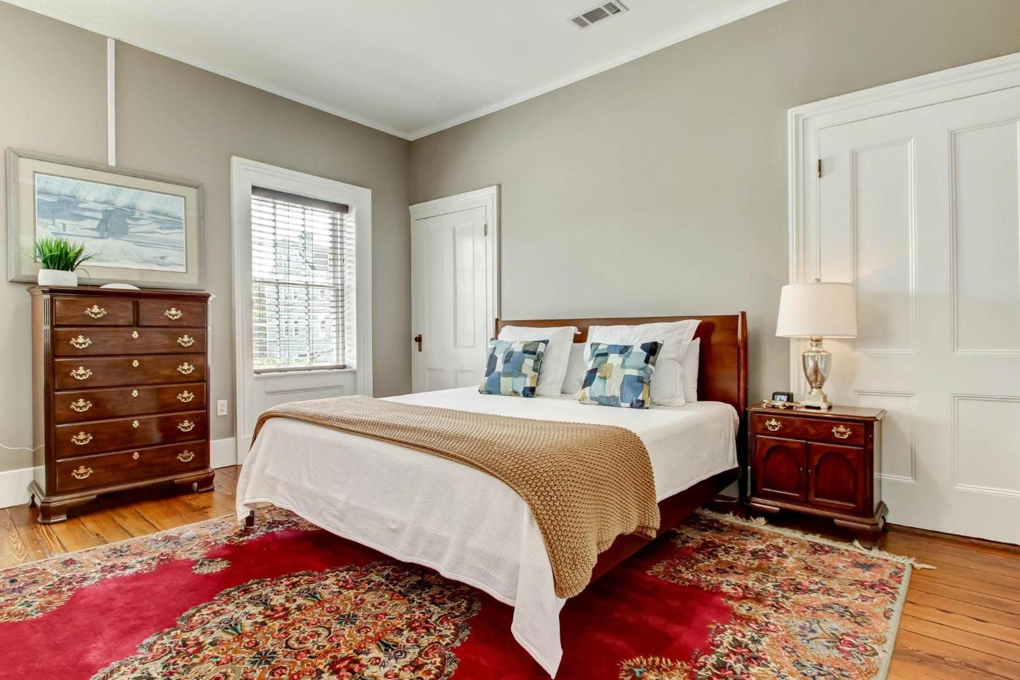 23 E York Street Unit 2 *