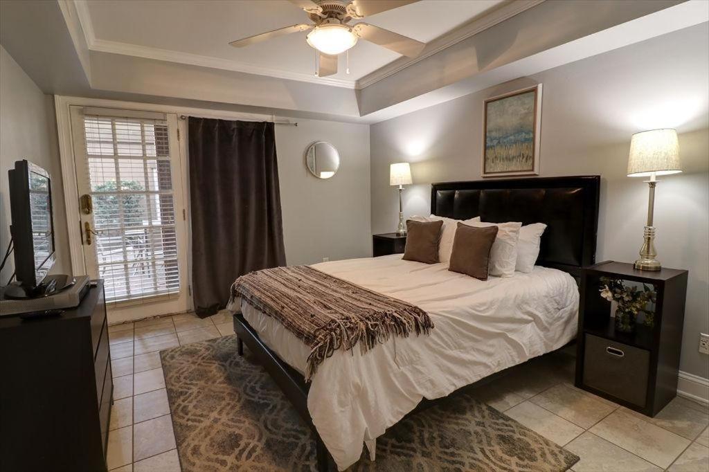 305 W Taylor Garden Holiday home