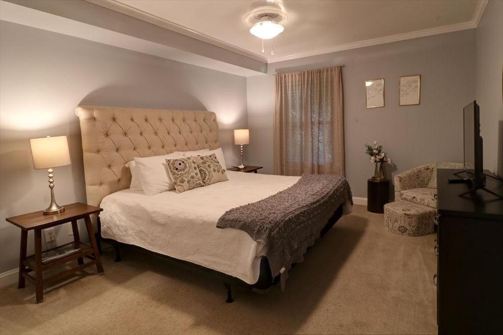 305 W Taylor Garden Holiday home Savannah