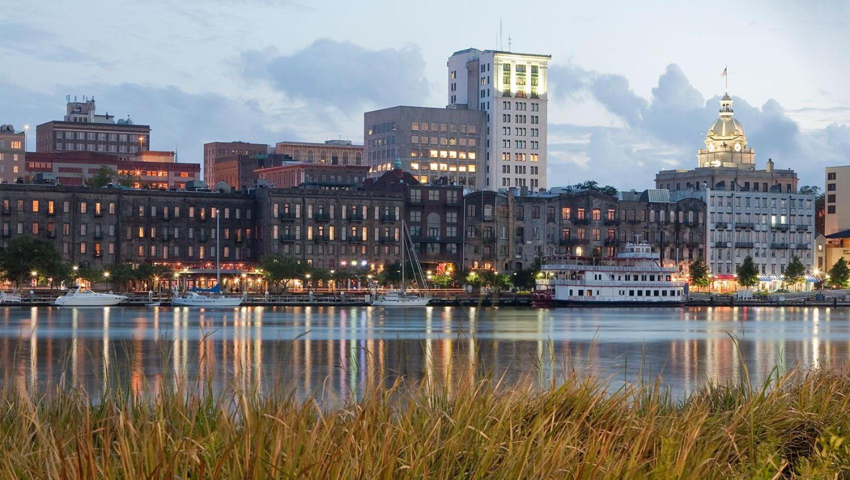 Apartment 121 W Jones Loft 4f Savannah