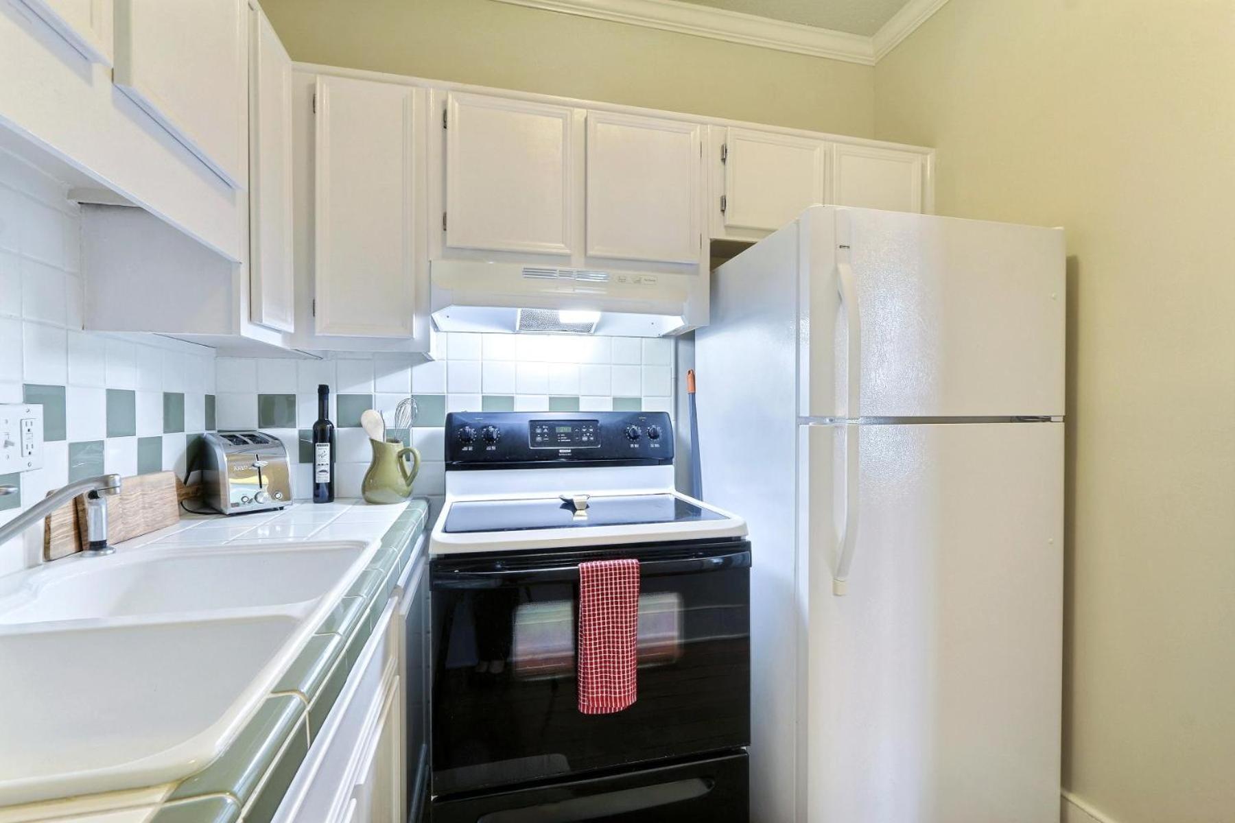 Apartment 121 W Jones Loft 4f Savannah