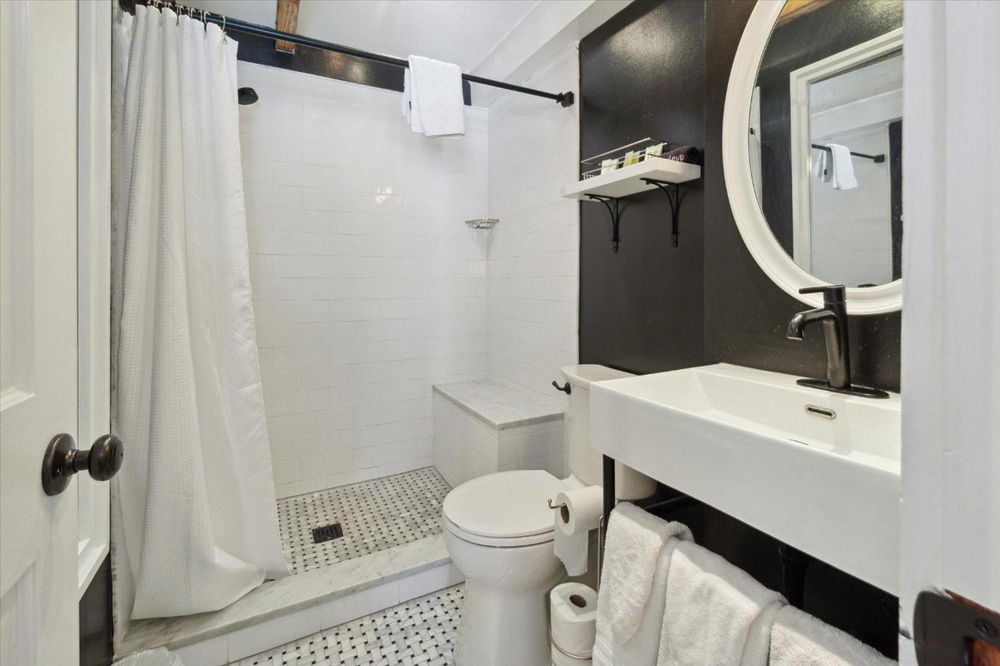 16 E Jones Carriage House Holiday home