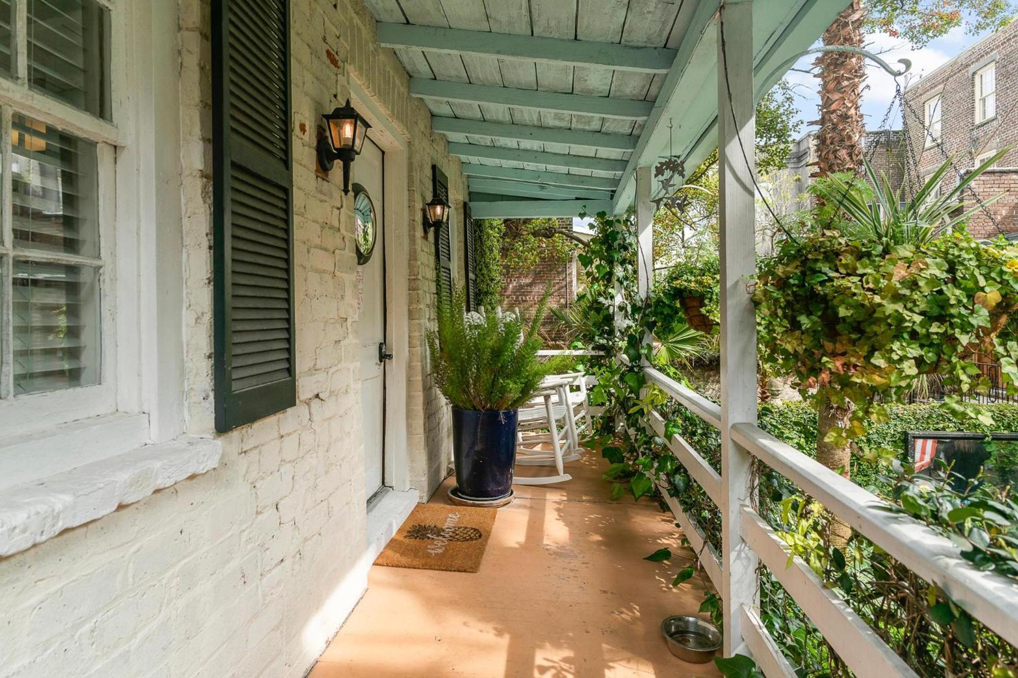 Holiday home 16 E Jones Carriage House *