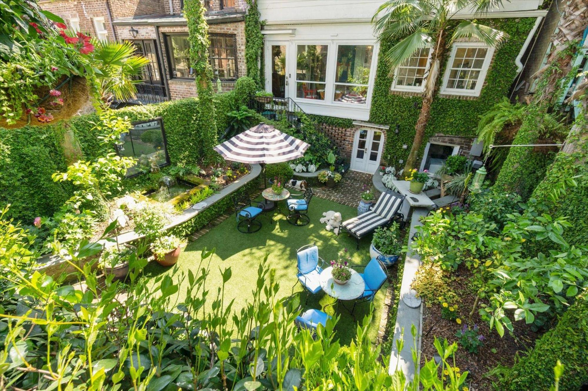 16 E Jones Carriage House Holiday home *