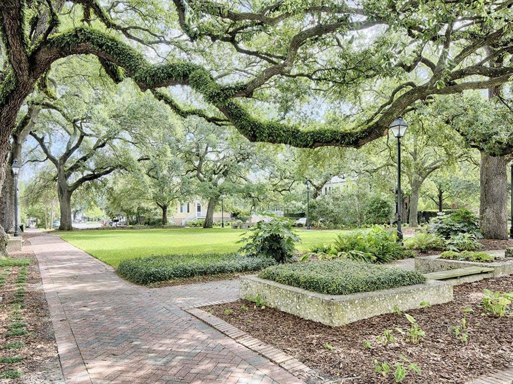Apartment 321 E Congress Garden Savannah