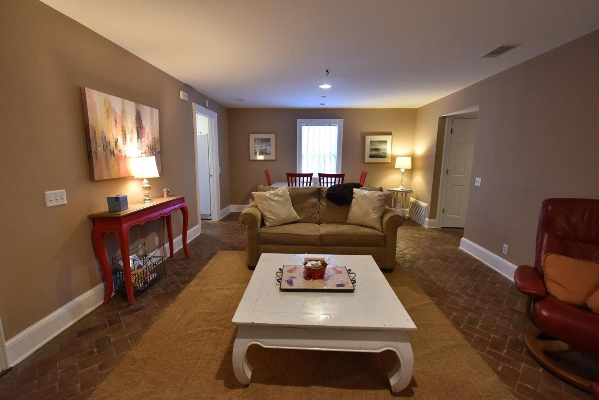 Apartment 321 E Congress Garden *