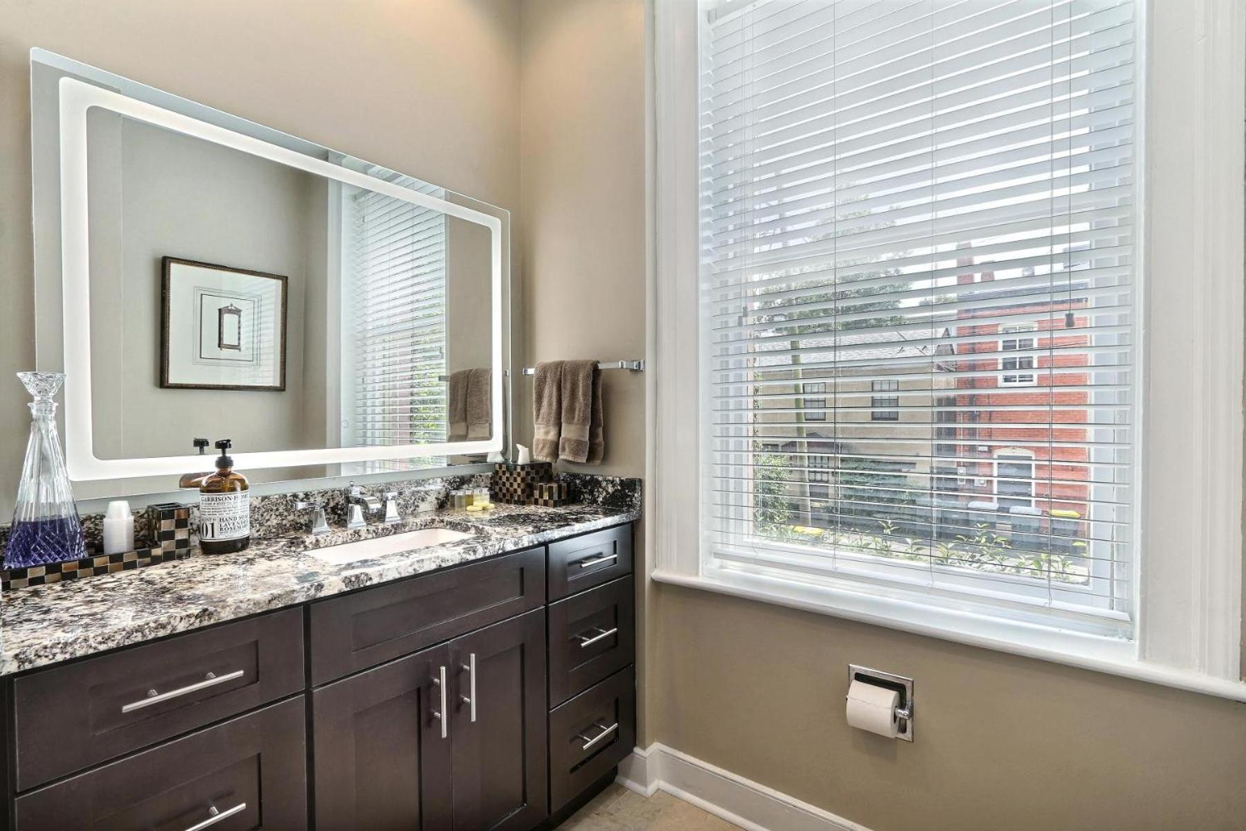 121 W Jones Parlor