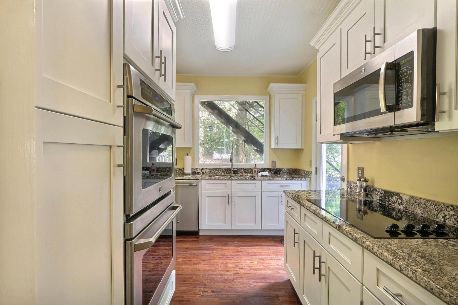 121 W Jones Parlor Apartment Savannah