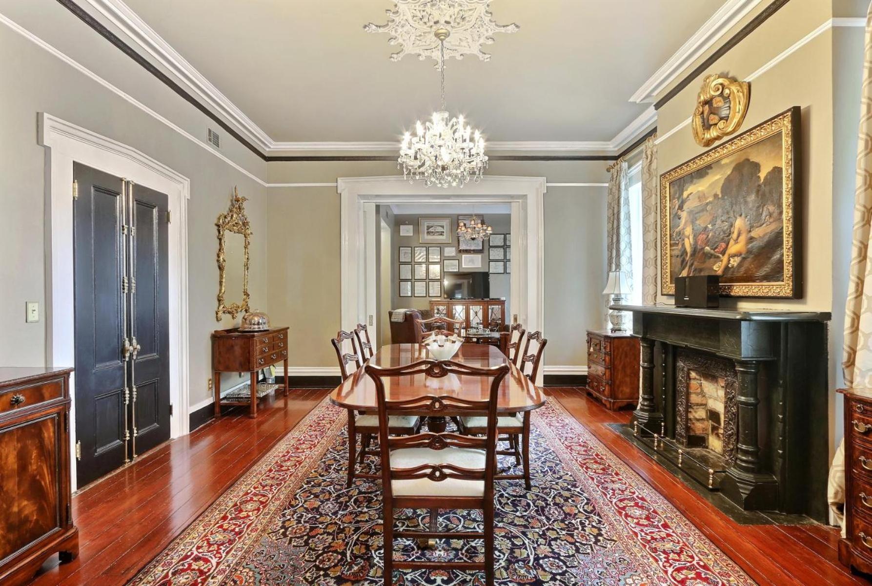 Apartment 121 W Jones Parlor Savannah