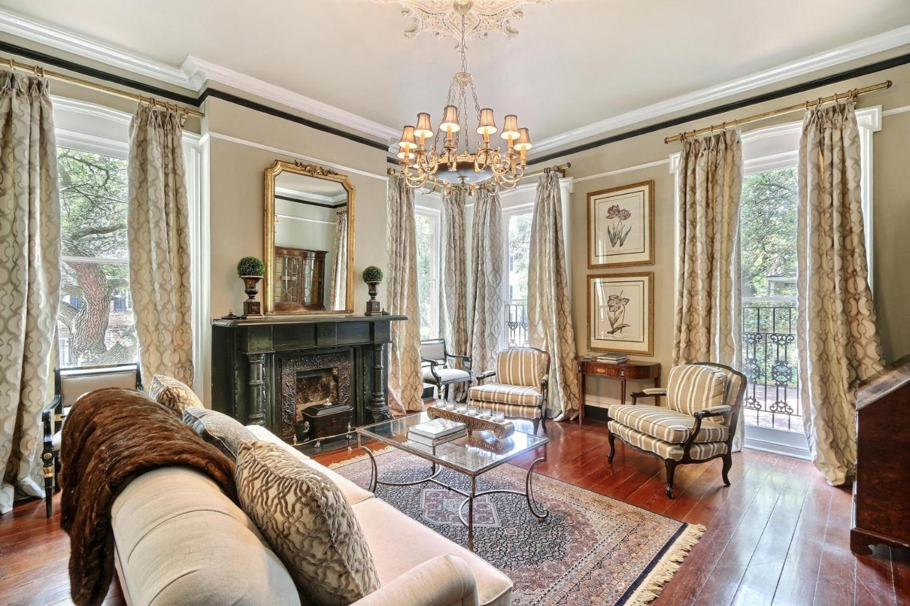 121 W Jones Parlor Apartment Savannah