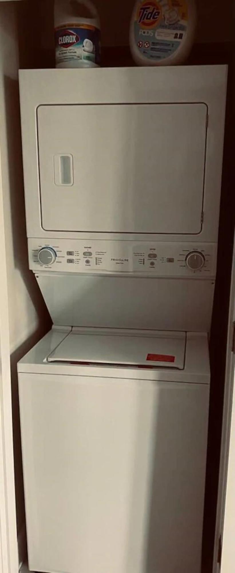 Downtown, Contemporary, 2 Bedroom, Roof Terrace! 4b Apartment