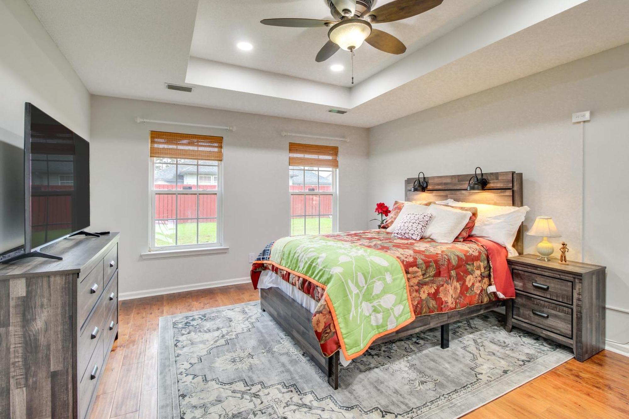 Holiday home 3 Mi To Oglethorpe Mall With Fenced Yard! Savannah