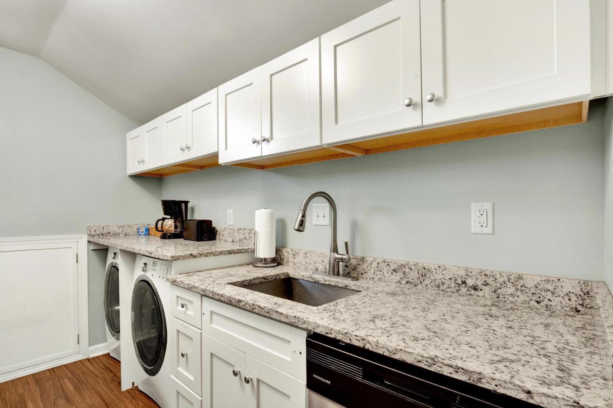 Apartment 704 Abercorn *