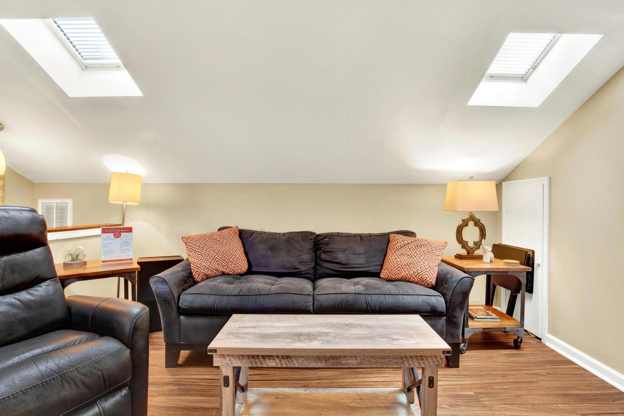 704 Abercorn Apartment