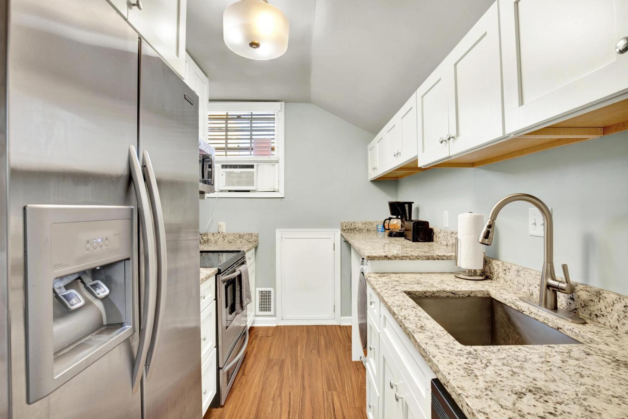 704 Abercorn Apartment