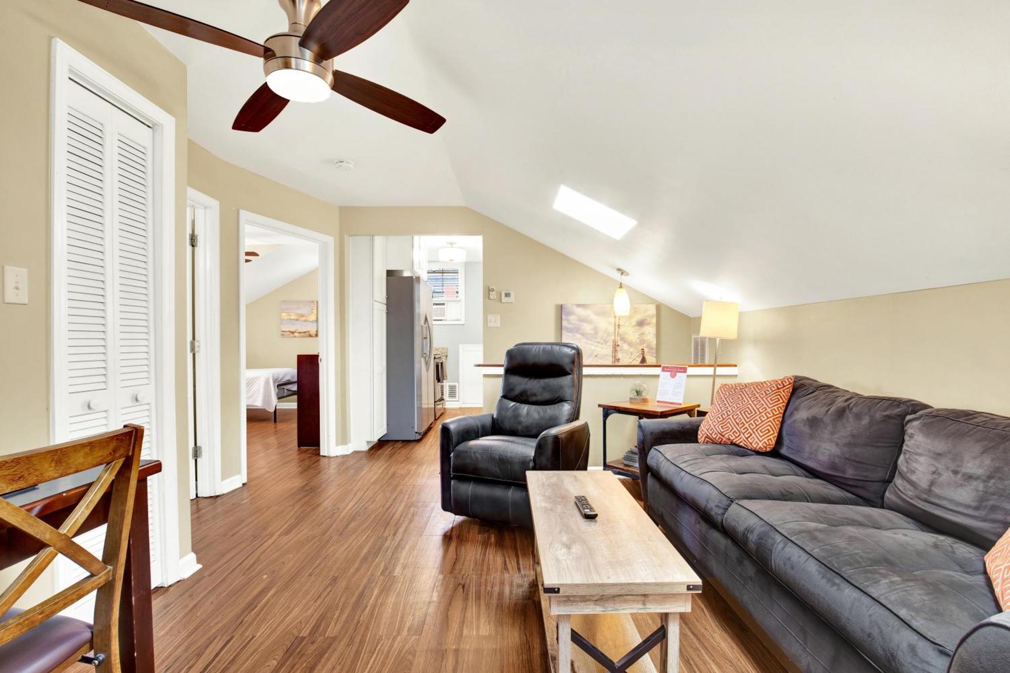 704 Abercorn Apartment